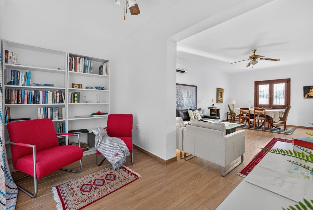 3 sypialnia Willa na sprzedaż w Torrevieja z basenem - 349 000 € (Ref: 10146628)