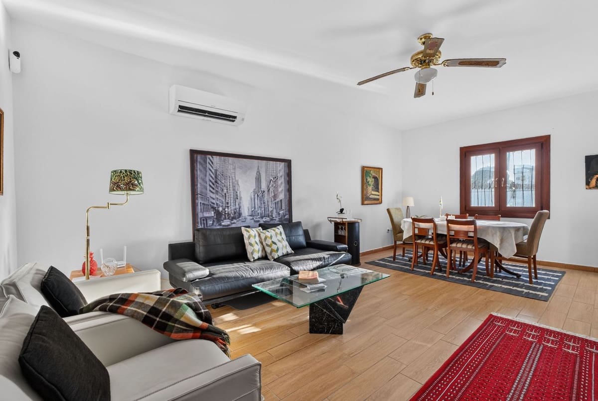 3 sypialnia Willa na sprzedaż w Torrevieja z basenem - 349 000 € (Ref: 10146628)