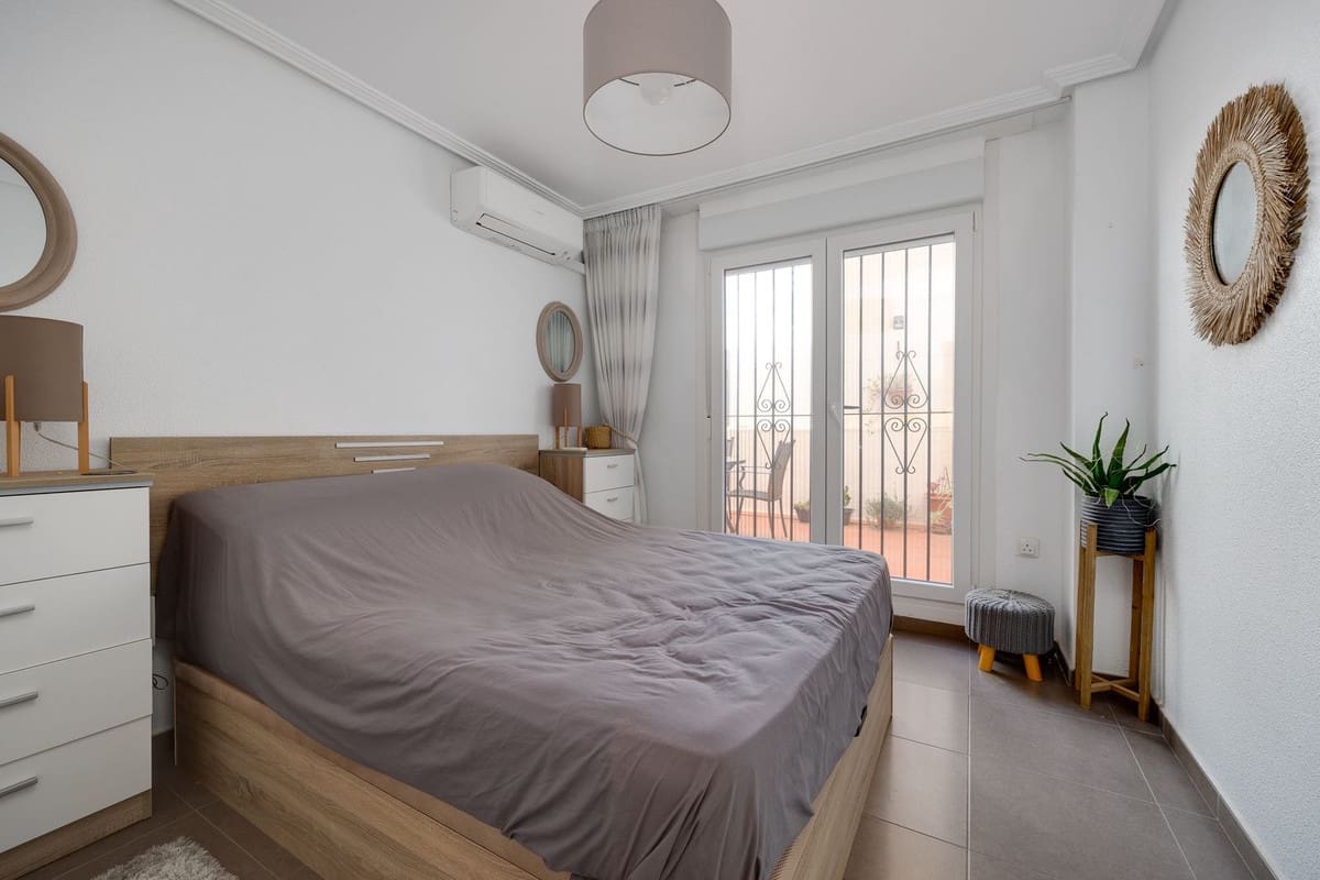 3 chambre Appartement à vendre à Torrevieja - 239 000 € (Ref: 10146636)