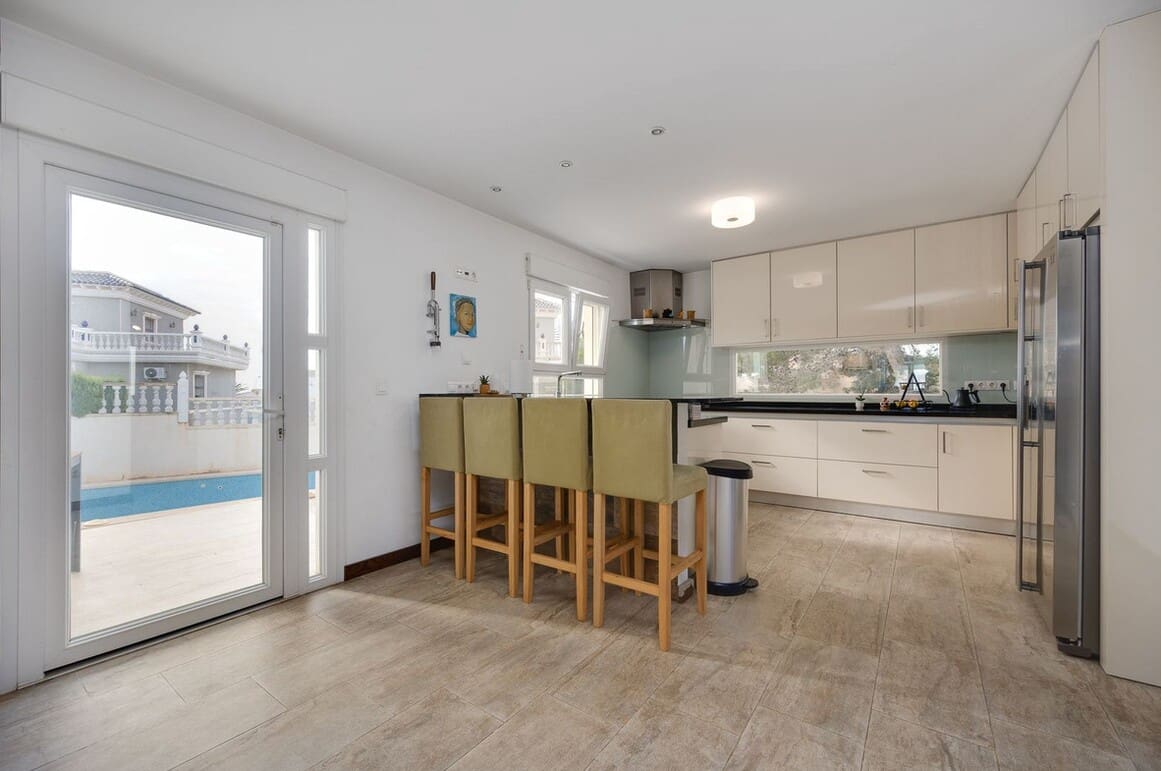 4 soveværelse Villa til salg i Rojales med swimmingpool garage - € 549.000 (Ref: 10146637)