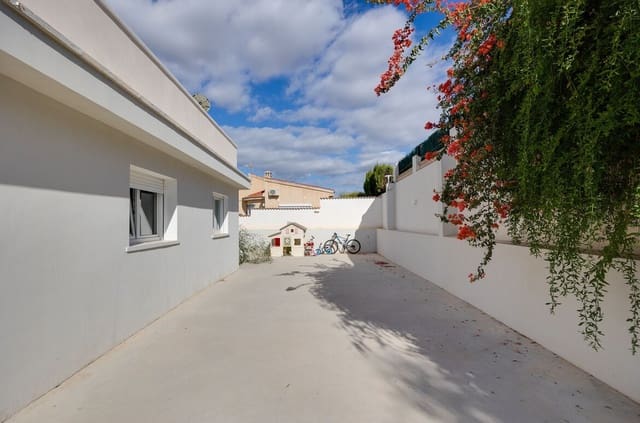 4 soveværelse Villa til salg i Ciudad Quesada, Rojales med swimmingpool garage - € 549.000 (Ref: 10146637)