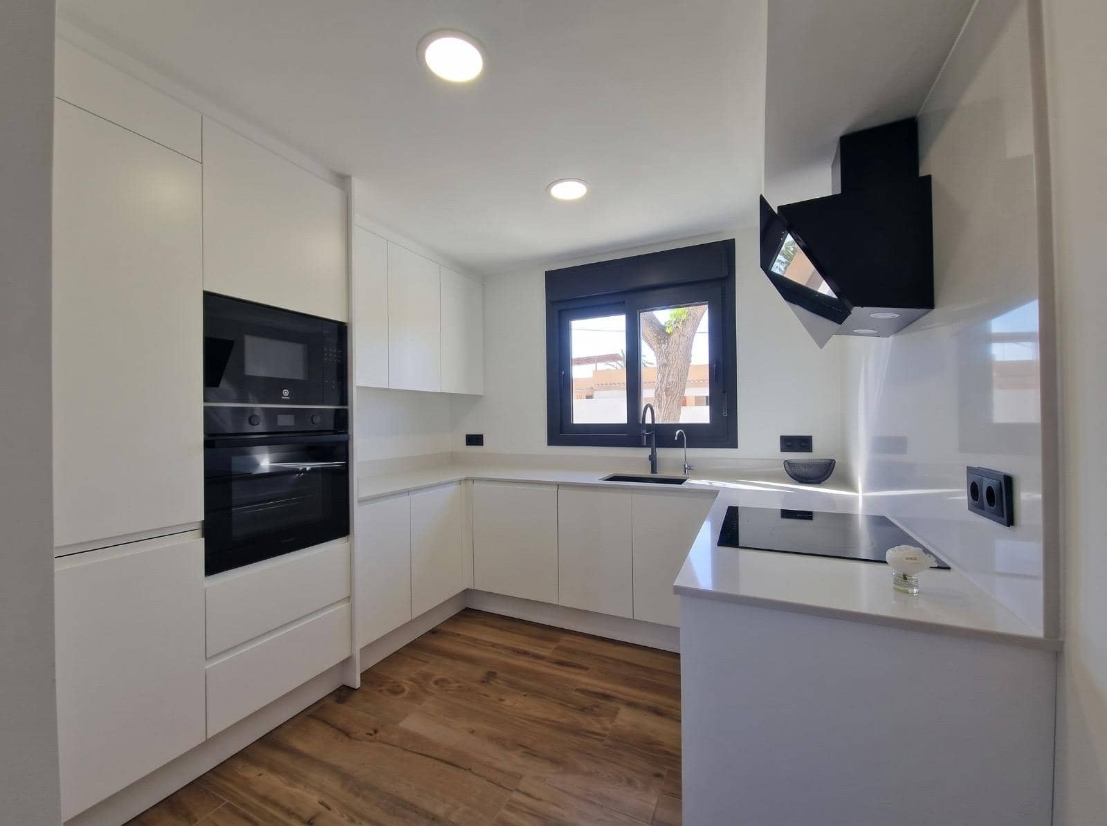 3 chambre Villa/Maison à vendre à Torrevieja avec piscine garage - 560 000 € (Ref: 10146659)