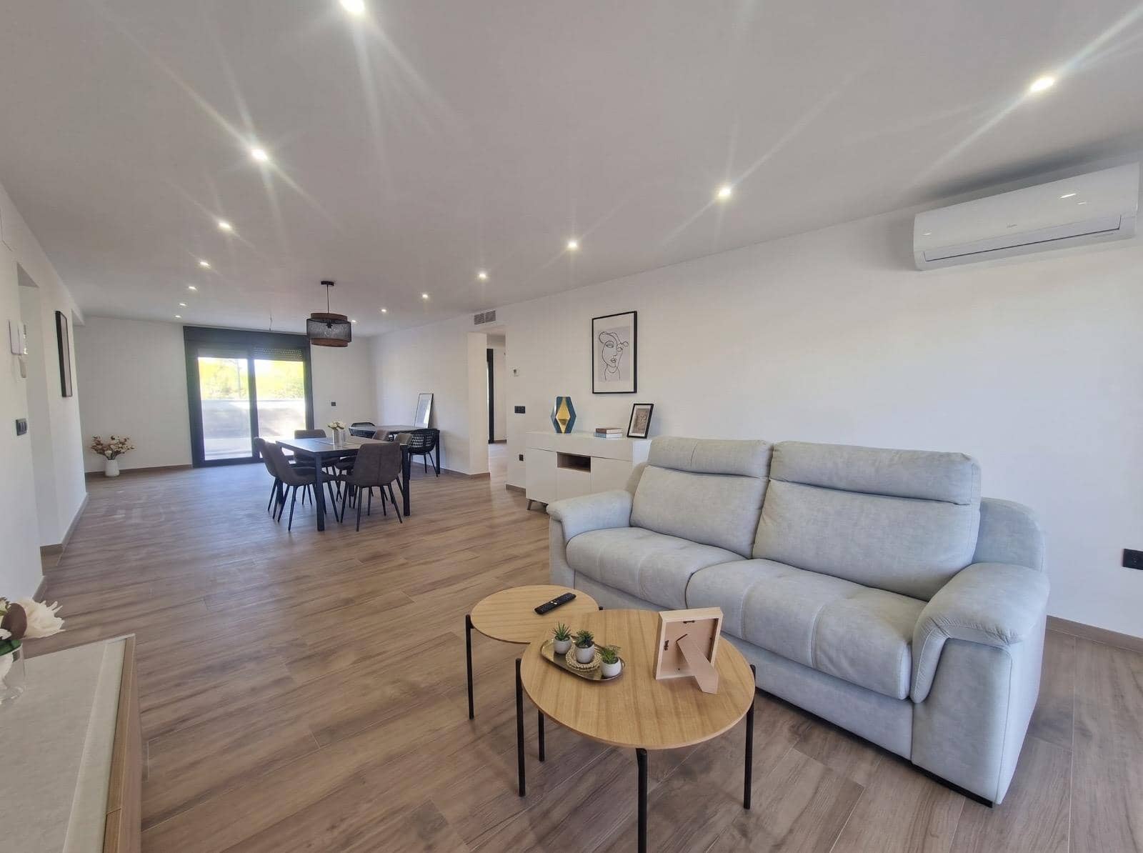 3 chambre Villa/Maison à vendre à Torrevieja avec piscine garage - 560 000 € (Ref: 10146659)