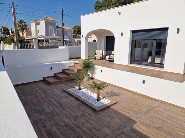 3 chambre Villa/Maison à vendre à Los Balcones - Los Altos, Torrevieja avec piscine garage - 560 000 € (Ref: 10146659)