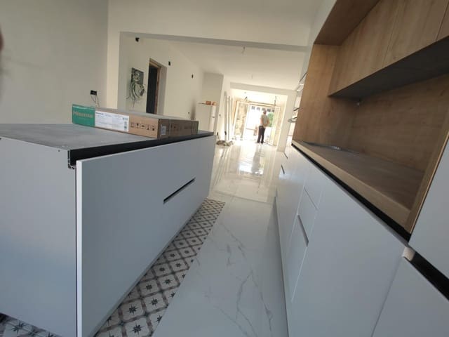 Casa de 4 habitaciones en San Miguel de Salinas en venta con piscina - 315.000 € (Ref: 10146665)