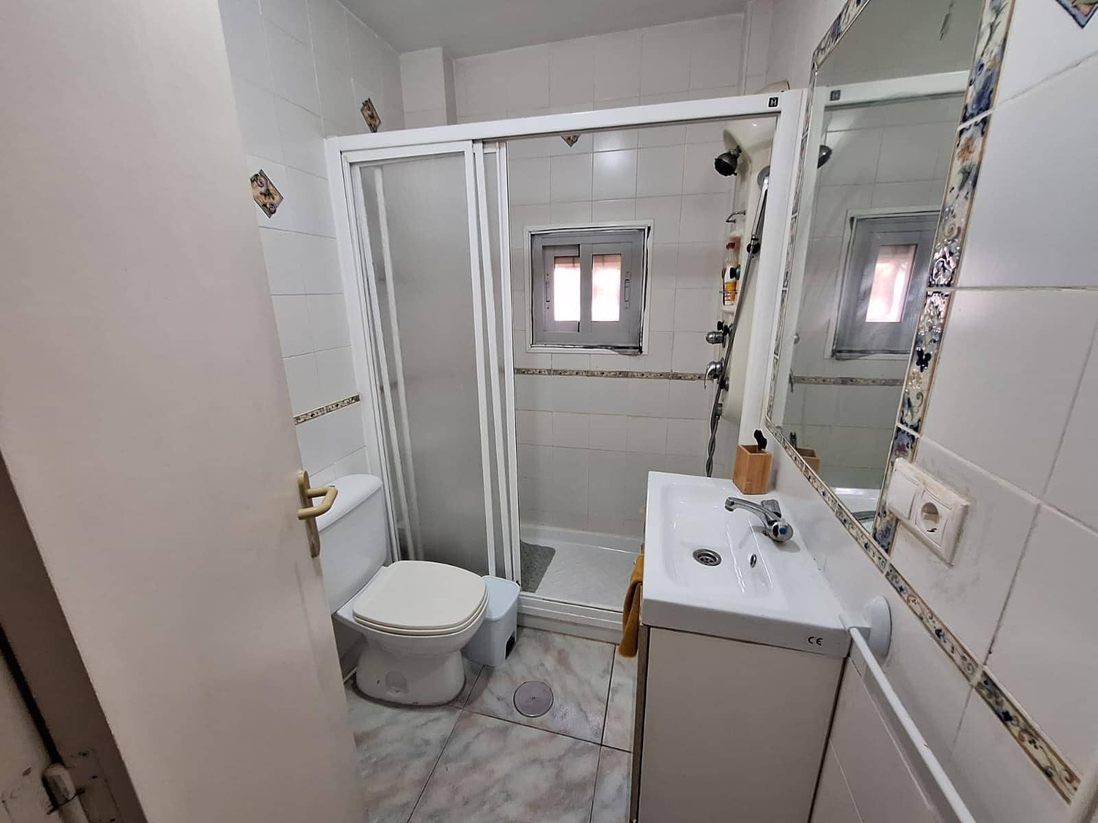 5 quarto Moradia Geminada para venda em Torrevieja com piscina - 209 900 € (Ref: 10146671)