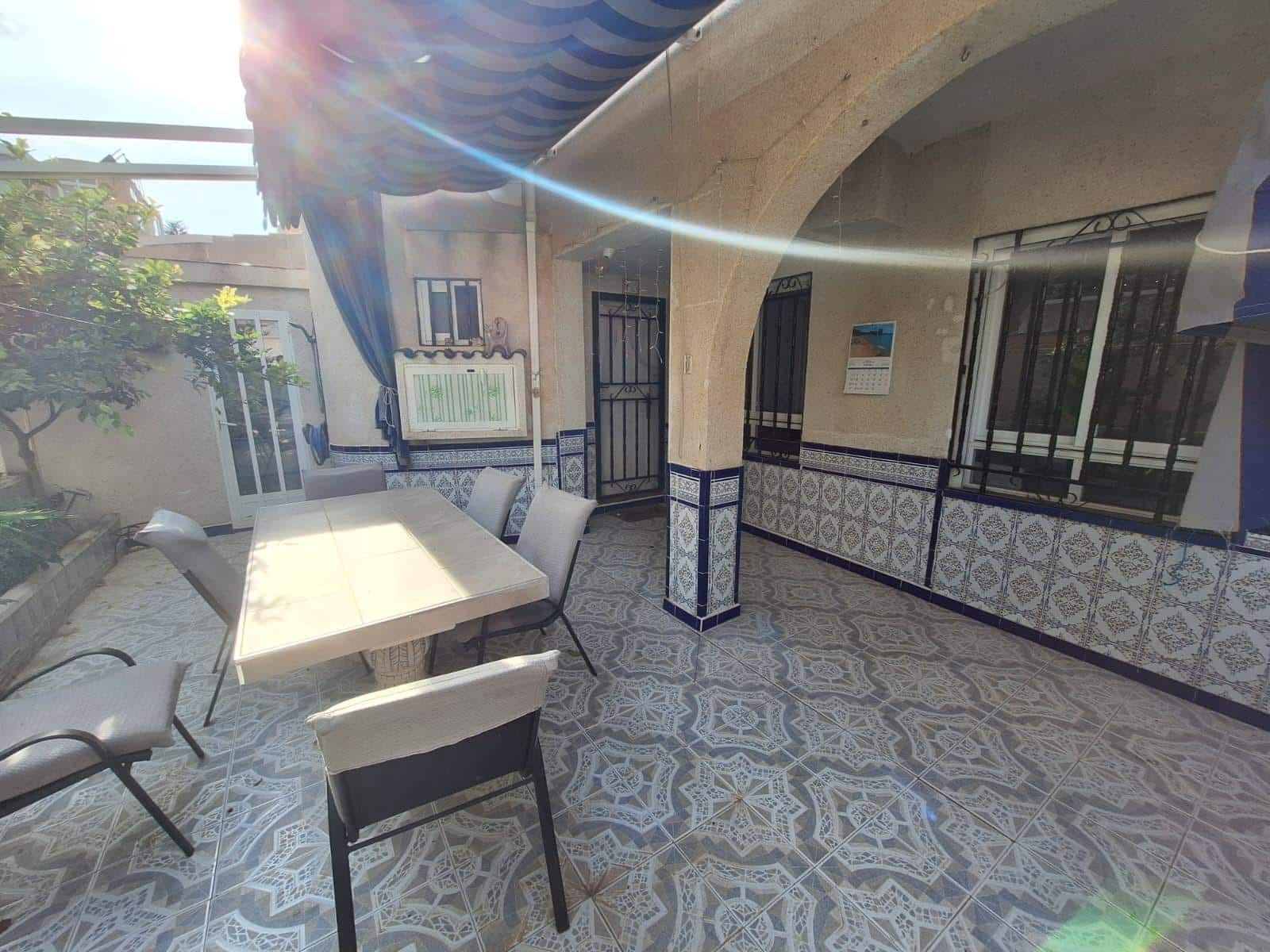 5 quarto Moradia Geminada para venda em Torrevieja com piscina - 209 900 € (Ref: 10146671)