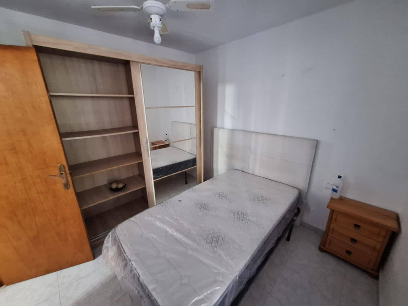 5 quarto Moradia Geminada para venda em Torrevieja com piscina - 209 900 € (Ref: 10146671)