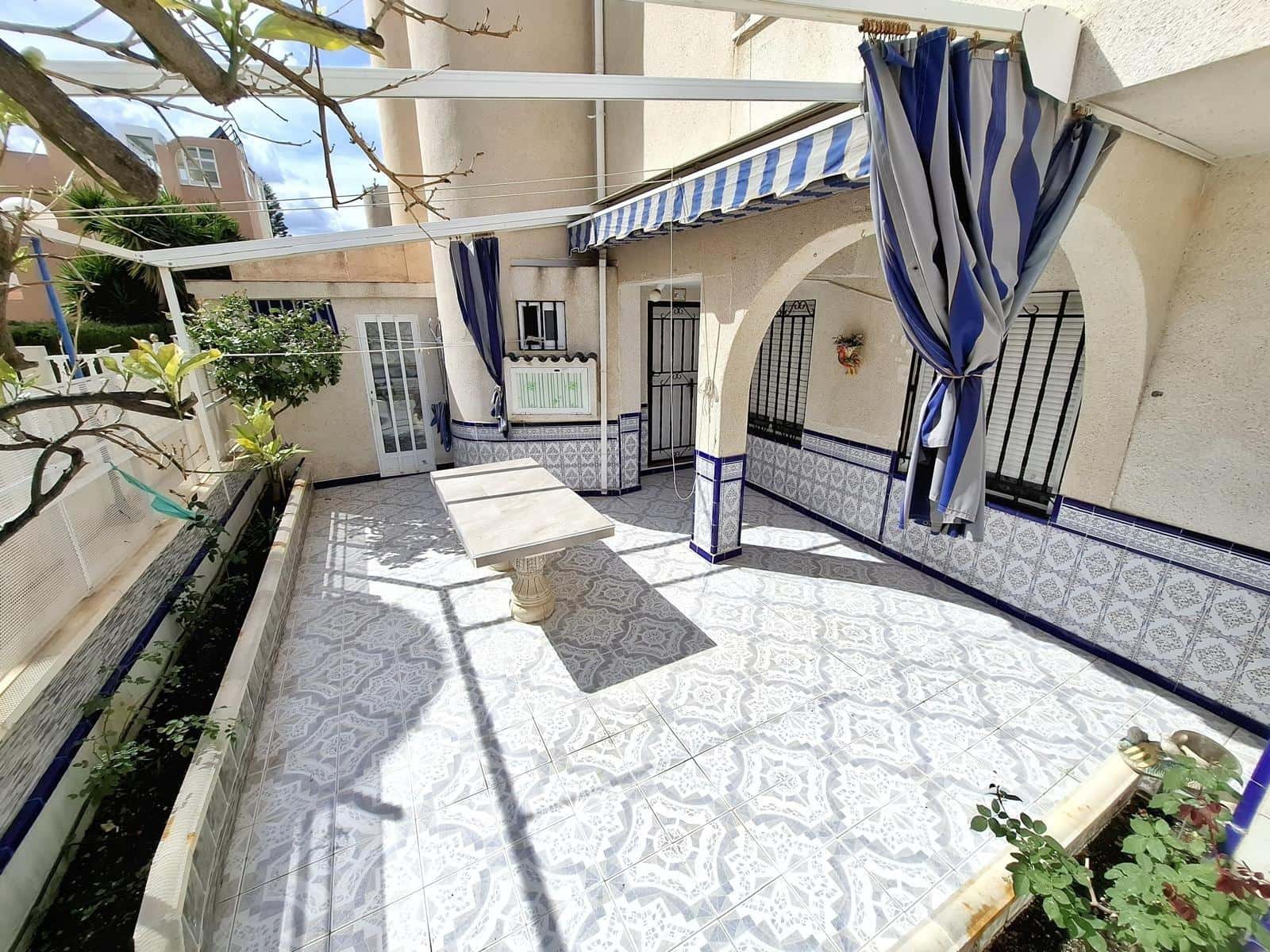 5 quarto Moradia Geminada para venda em Torrevieja com piscina - 209 900 € (Ref: 10146671)