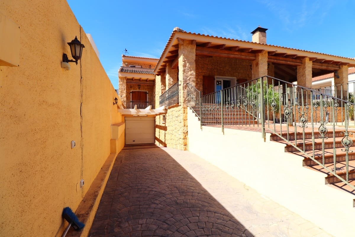 5 soverom Villa til salgs i Formentera del Segura med svømmebasseng garasje - € 600 000 (Ref: 10147502)