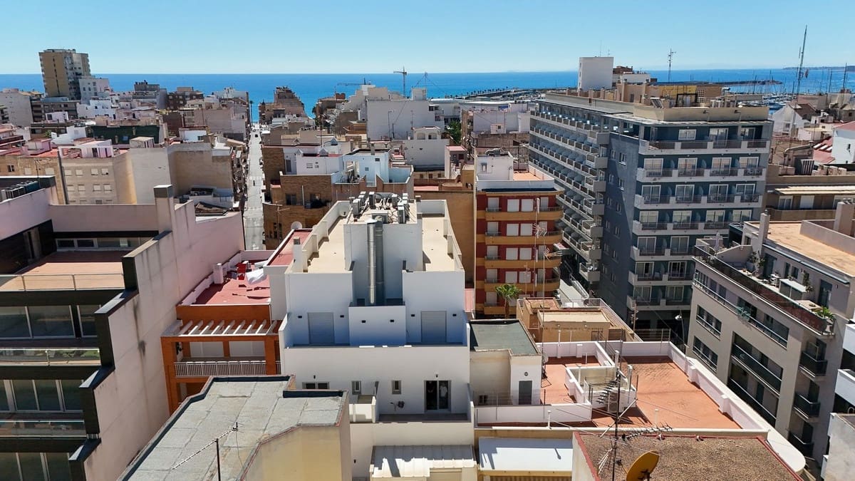 2 quarto Apartamento para venda em Torrevieja com garagem - 359 000 € (Ref: 10147505)