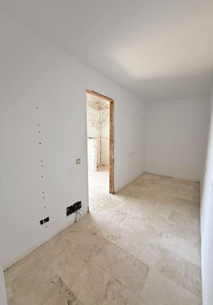 5 soverom Villa til salgs i Marbella med svømmebasseng garasje - € 1 300 000 (Ref: 10147514)