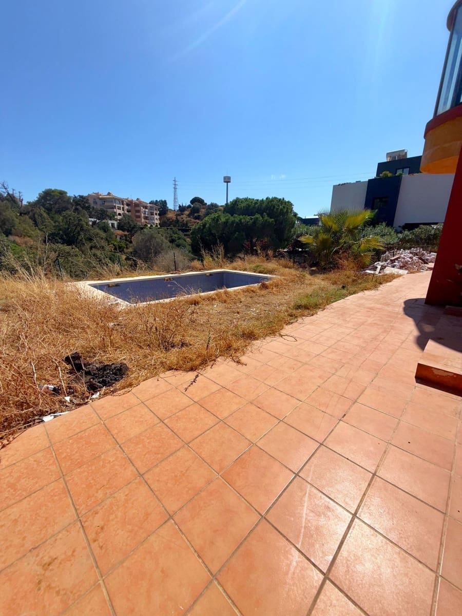 5 soverom Villa til salgs i Marbella med svømmebasseng garasje - € 1 300 000 (Ref: 10147514)