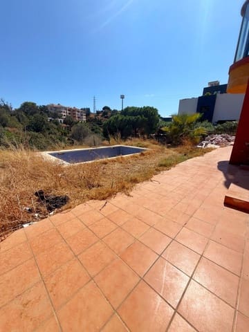 5 soverom Villa til salgs i Santa María, Marbella med svømmebasseng garasje - € 1 300 000 (Ref: 10147514)
