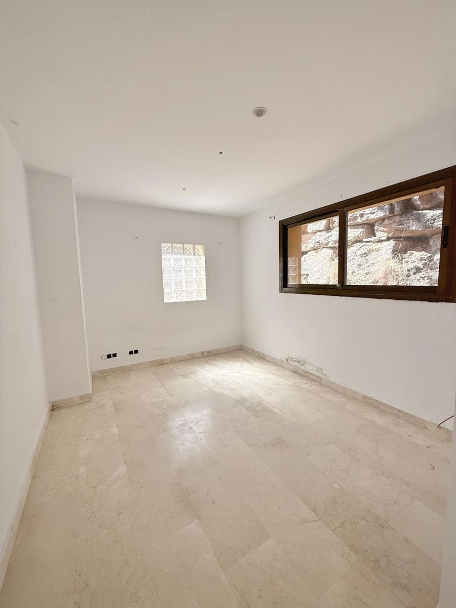 5 soverom Villa til salgs i Marbella med svømmebasseng garasje - € 1 300 000 (Ref: 10147514)