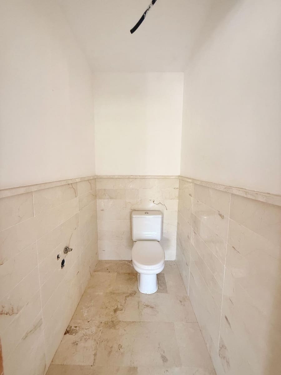 5 soverom Villa til salgs i Marbella med svømmebasseng garasje - € 1 300 000 (Ref: 10147514)