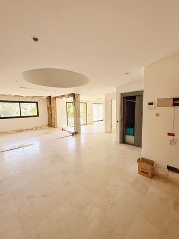 5 soverom Villa til salgs i Santa María, Marbella med svømmebasseng garasje - € 1 300 000 (Ref: 10147514)