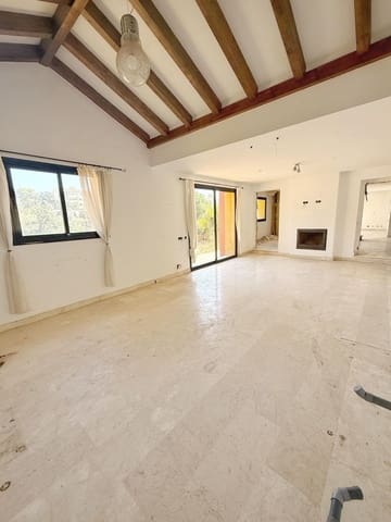 5 soverom Villa til salgs i Santa María, Marbella med svømmebasseng garasje - € 1 300 000 (Ref: 10147514)