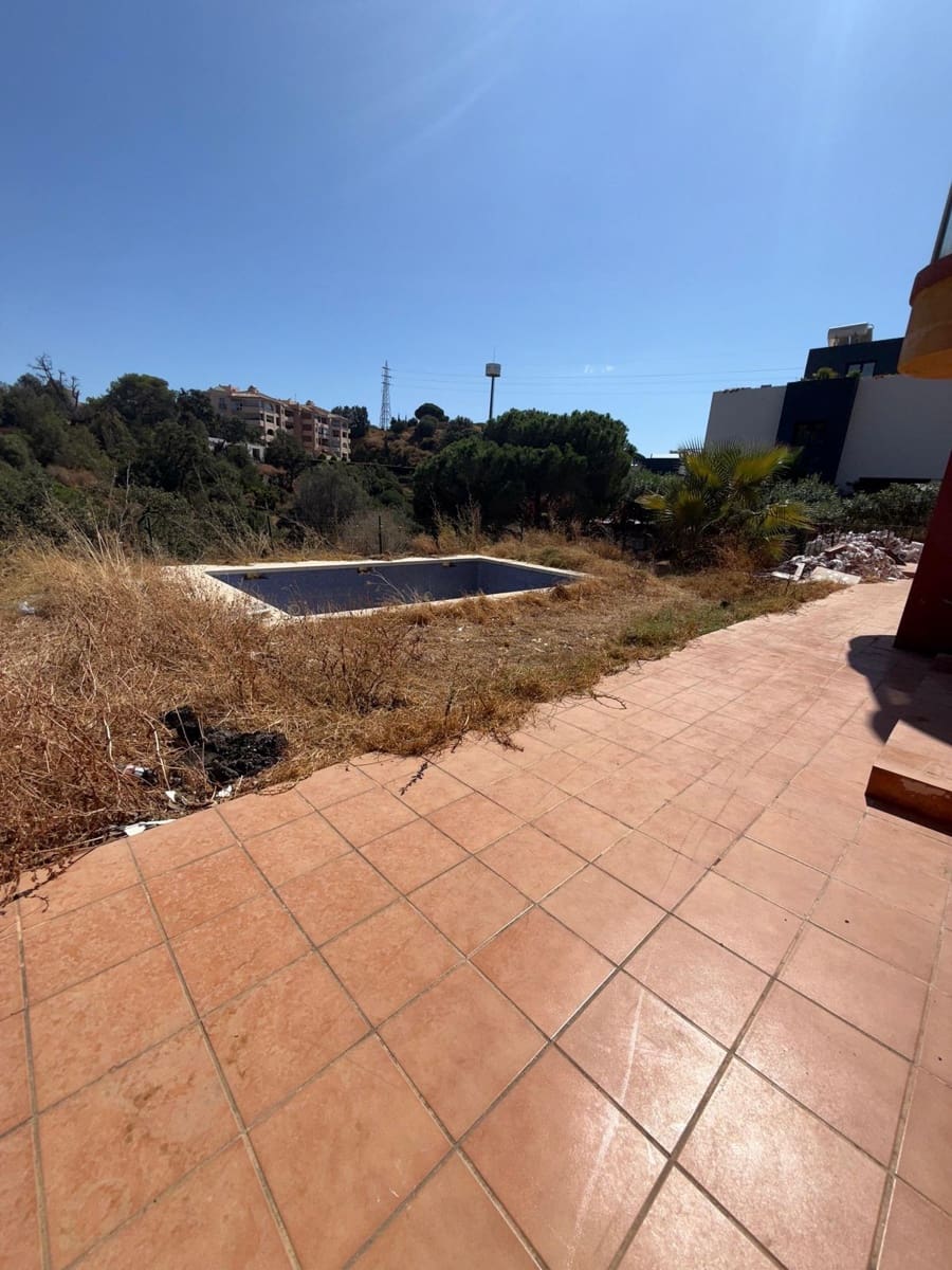 5 soverom Villa til salgs i Marbella med svømmebasseng garasje - € 1 300 000 (Ref: 10147514)