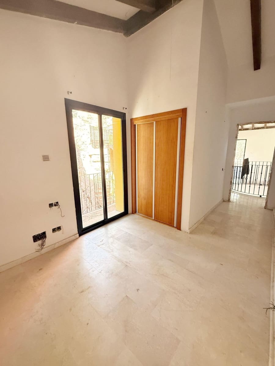 5 soverom Villa til salgs i Marbella med svømmebasseng garasje - € 1 300 000 (Ref: 10147514)