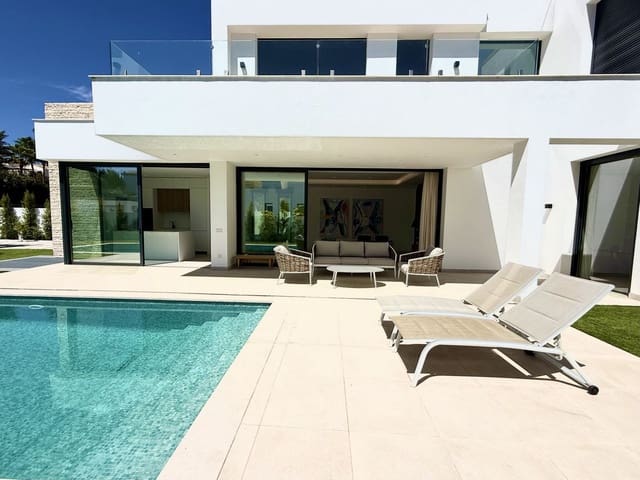 6 bedroom Villa for sale in Nueva Atalaya, Estepona with pool garage - € 1,950,000 (Ref: 10147523)