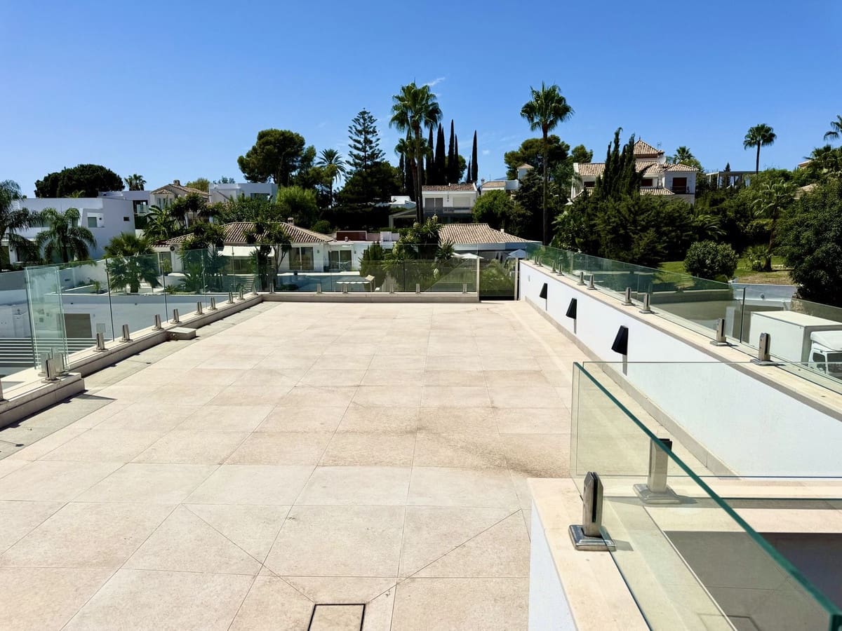 6 bedroom Villa for sale in New Golden Mile with pool garage - € 1,950,000 (Ref: 10147523)
