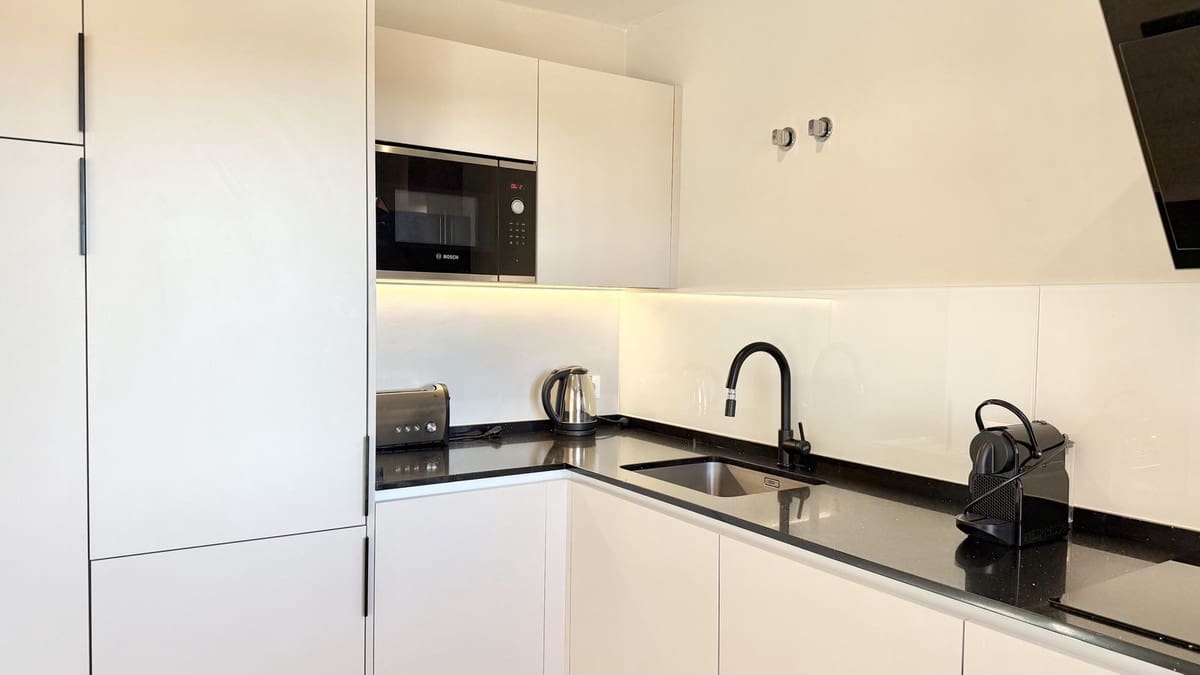 1 soverom Leilighet til salgs i Benahavis med svømmebasseng garasje - € 270 000 (Ref: 10147536)