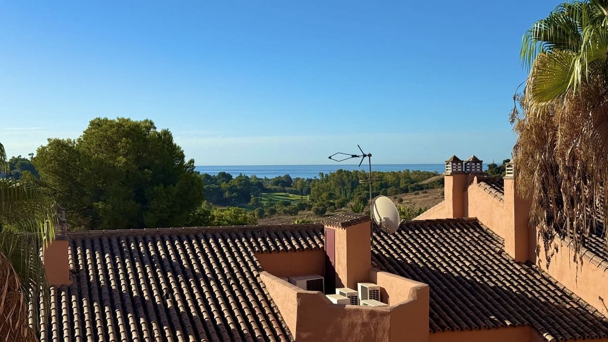 1 soverom Leilighet til salgs i Benahavis med svømmebasseng garasje - € 270 000 (Ref: 10147536)