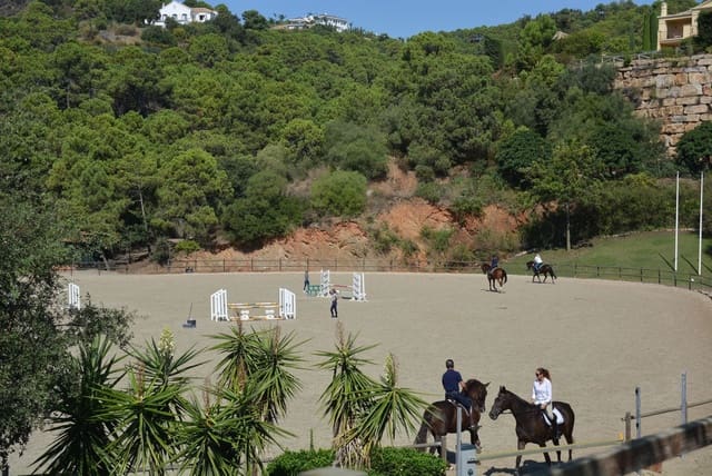 4 soverom Villa til salgs i Montemayor - Marbella Club, Benahavís med svømmebasseng garasje - € 7 300 000 (Ref: 10147547)