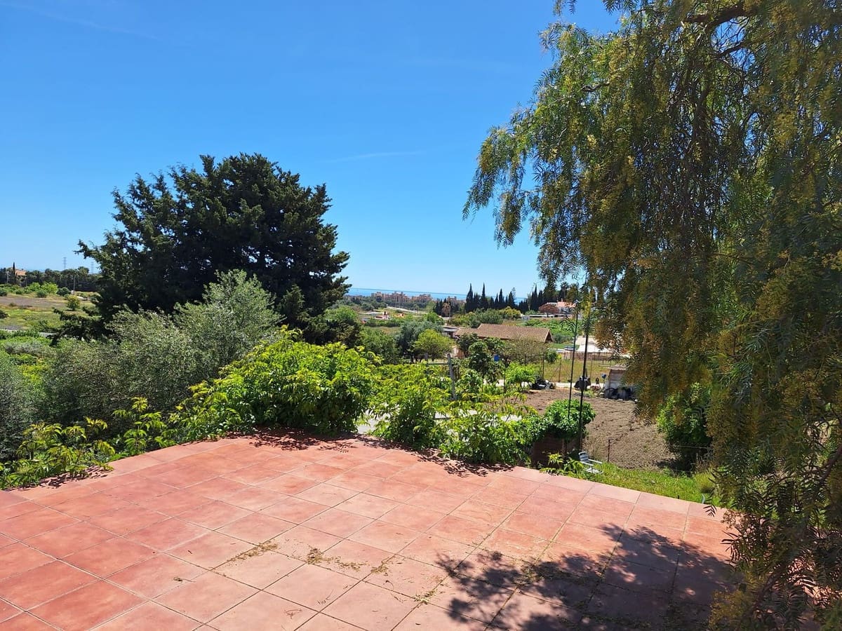 3 soveværelse Finca/Landehus til salg i Estepona med swimmingpool garage - € 749.000 (Ref: 10147552)