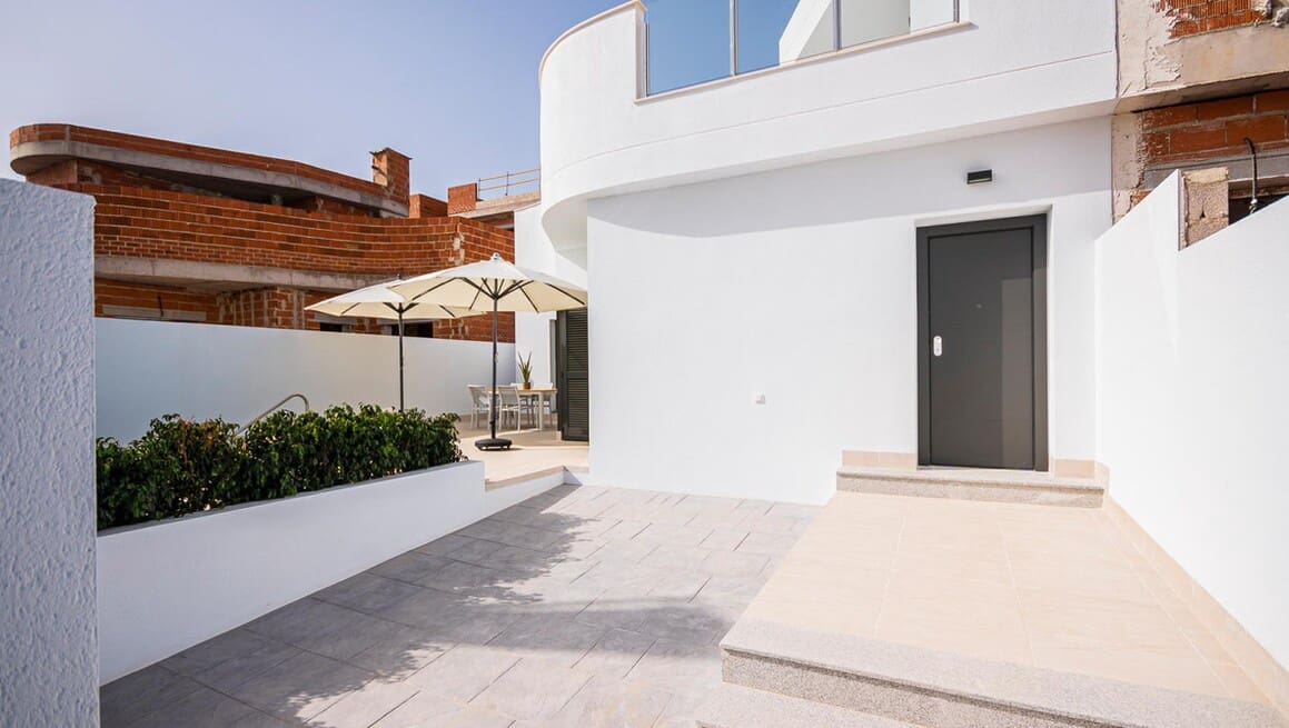 3 bedroom Villa for sale in Los Balcones with pool garage - € 499,000 (Ref: 10149125)