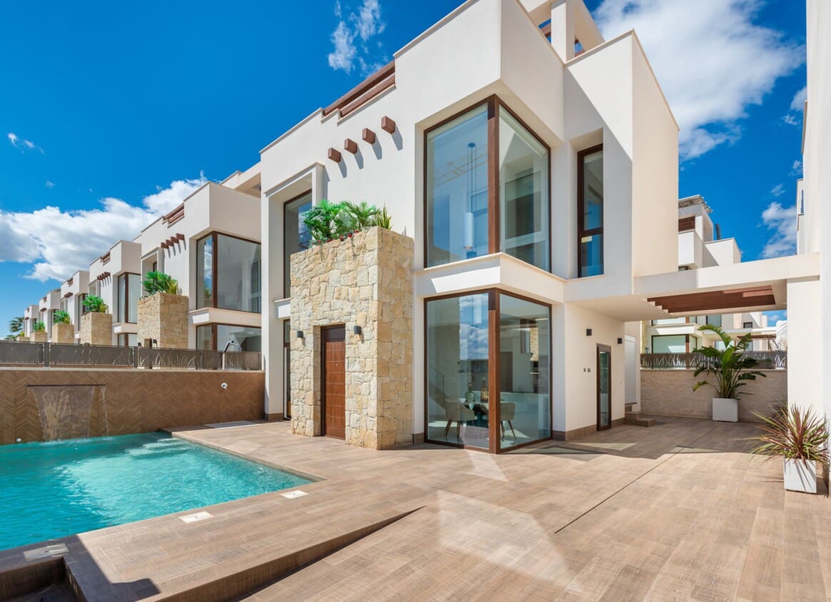 3 bedroom Villa for sale in Los Montesinos with pool garage - € 525,000 (Ref: 10149194)