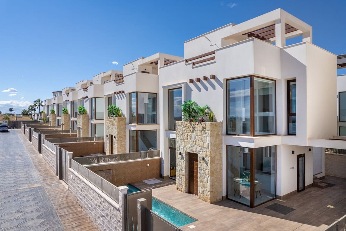 Chalet de 5 habitaciones en Los Montesinos en venta con piscina garaje - 780.000 € (Ref: 10149197)