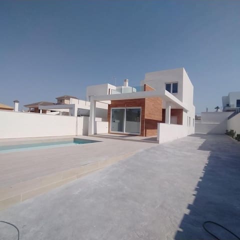 3 soverom Villa til salgs i Aguas Nuevas, Torrevieja med svømmebasseng garasje - € 640 000 (Ref: 10149218)