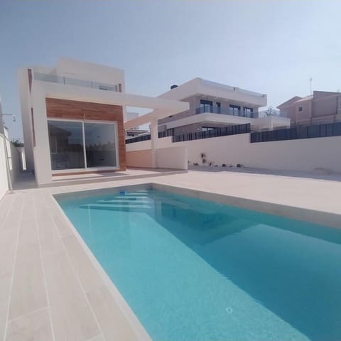 3 soverom Villa til salgs i Aguas Nuevas, Torrevieja med svømmebasseng garasje - € 640 000 (Ref: 10149218)