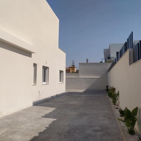 3 soverom Villa til salgs i Aguas Nuevas, Torrevieja med svømmebasseng garasje - € 640 000 (Ref: 10149218)