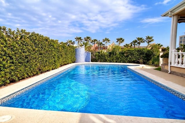 6 soverom Villa til salgs i Los Europeos, Torrevieja med svømmebasseng garasje - € 950 000 (Ref: 10149231)