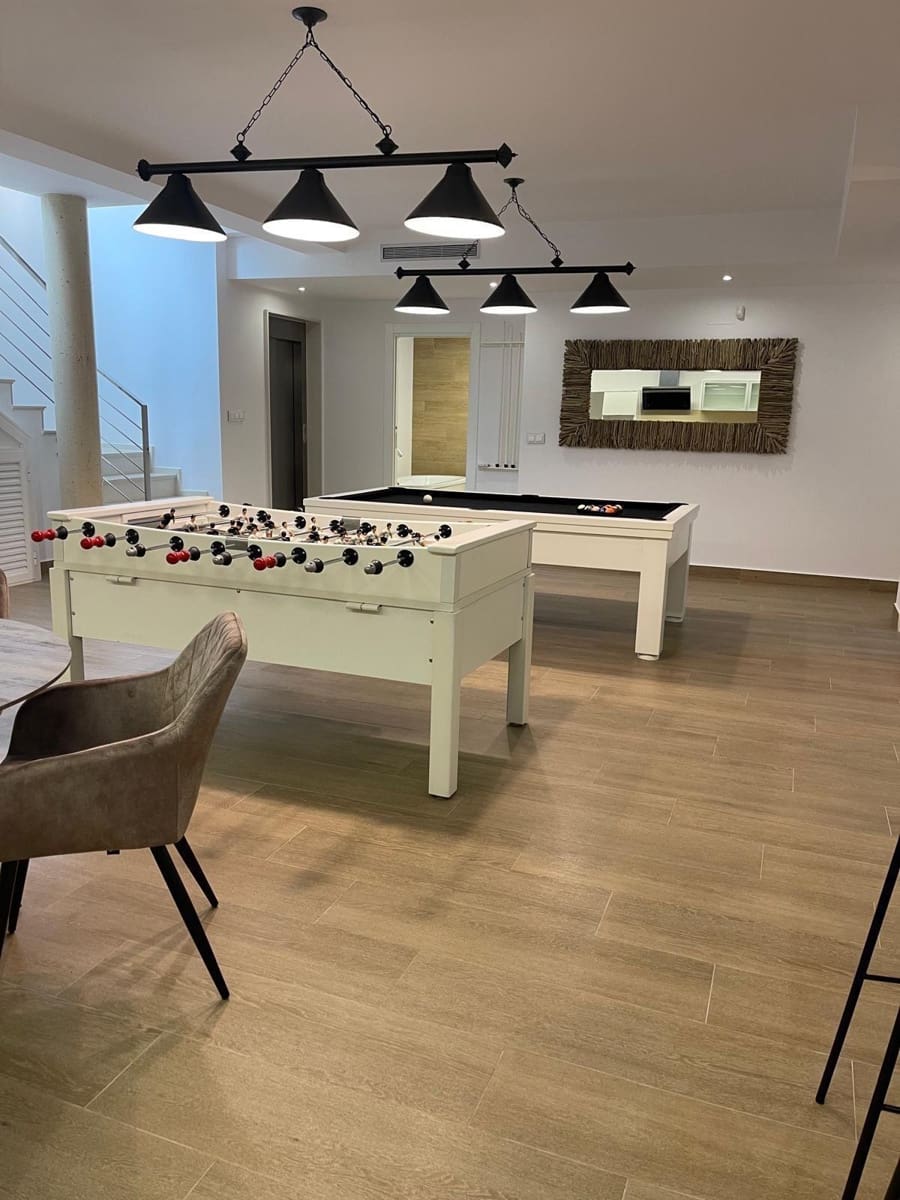 5 bedroom Villa for sale in San Miguel de Salinas with pool garage - € 995,000 (Ref: 10149251)