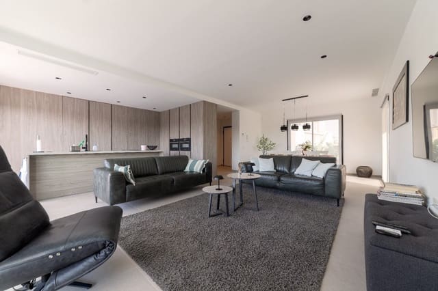 4 soveværelse Villa til salg i Los Montesinos med swimmingpool garage - € 1.250.000 (Ref: 10149258)