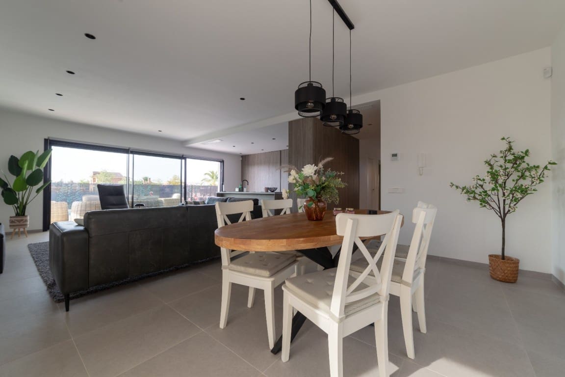 4 soveværelse Villa til salg i Los Montesinos med swimmingpool garage - € 1.250.000 (Ref: 10149258)