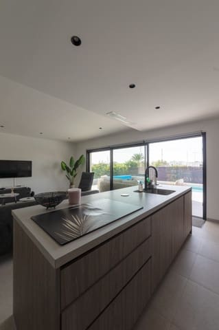 4 soveværelse Villa til salg i Los Montesinos med swimmingpool garage - € 1.250.000 (Ref: 10149258)