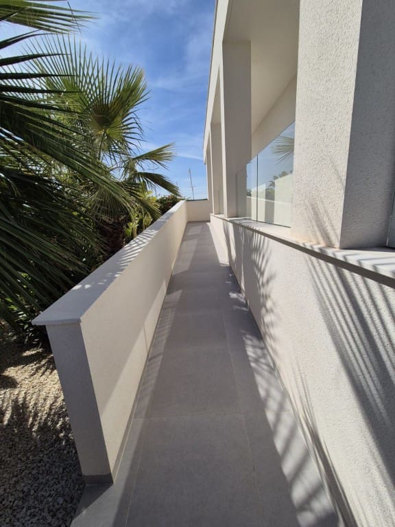 4 soveværelse Villa til salg i Los Montesinos med swimmingpool garage - € 1.250.000 (Ref: 10149258)