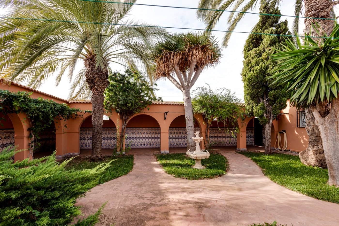 5 chambre Villa/Maison à vendre à San Luis avec piscine garage - 850 000 € (Ref: 10149269)