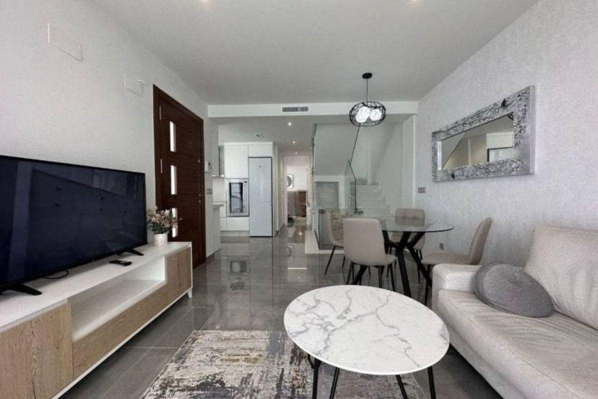 3 bedroom Villa for sale in Torrevieja with pool garage - € 690,000 (Ref: 10149274)