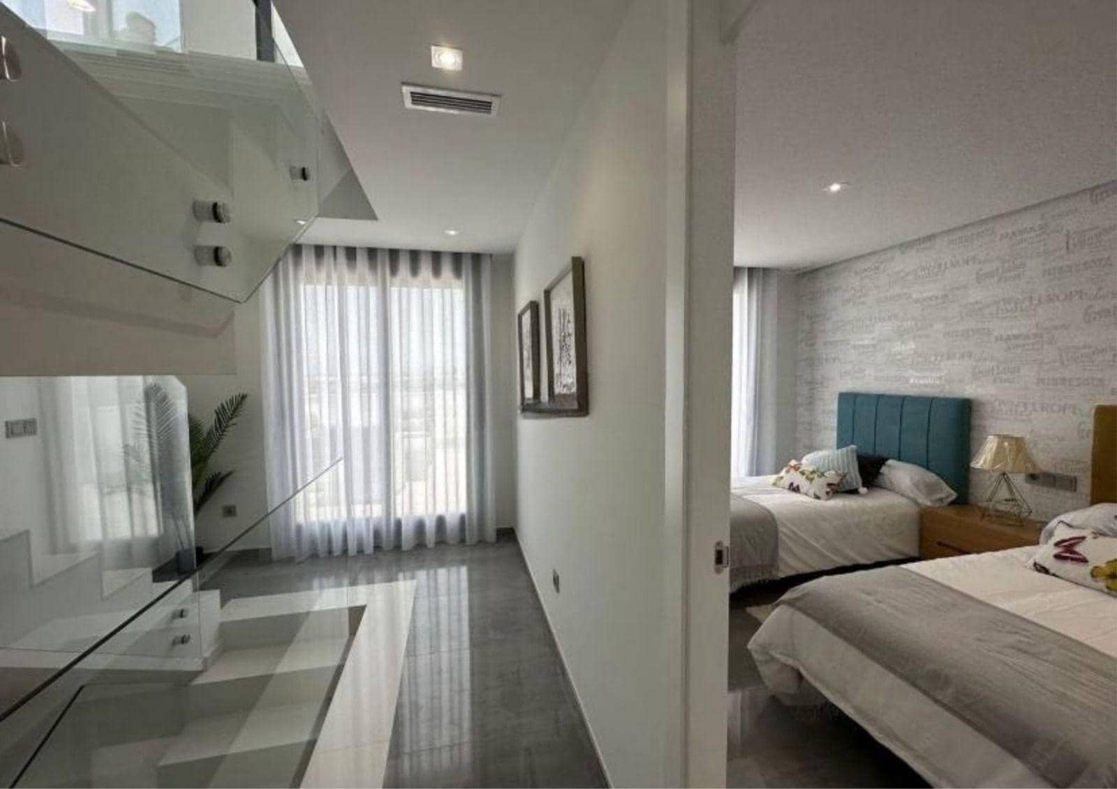 3 bedroom Villa for sale in Torrevieja with pool garage - € 690,000 (Ref: 10149274)