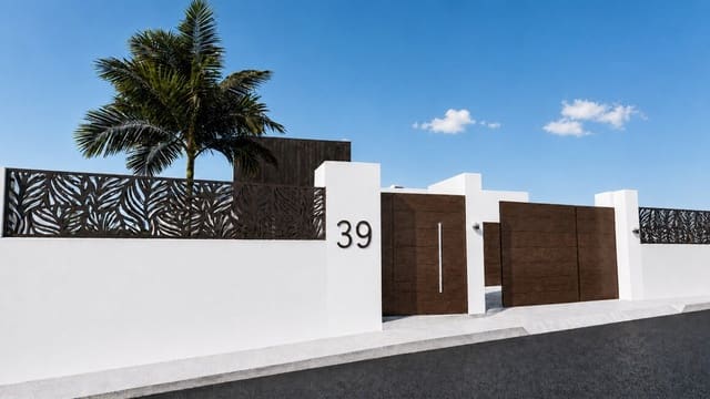4 soverom Villa til salgs i La Cala de Mijas, Mijas med svømmebasseng garasje - € 1 339 000 (Ref: 10149536)