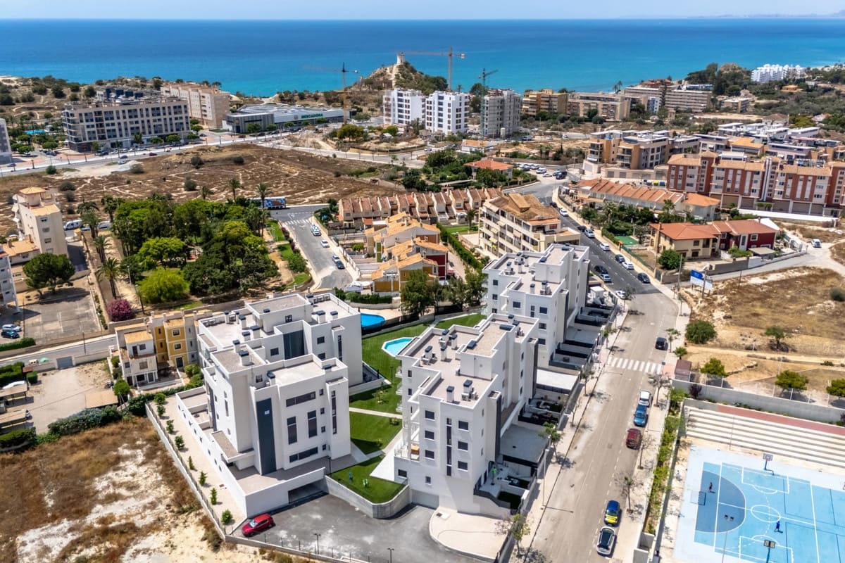 Apartamento de 2 habitaciones en La Villajoyosa / Vila Joiosa en venta con piscina - 275.000 € (Ref: 10149653)