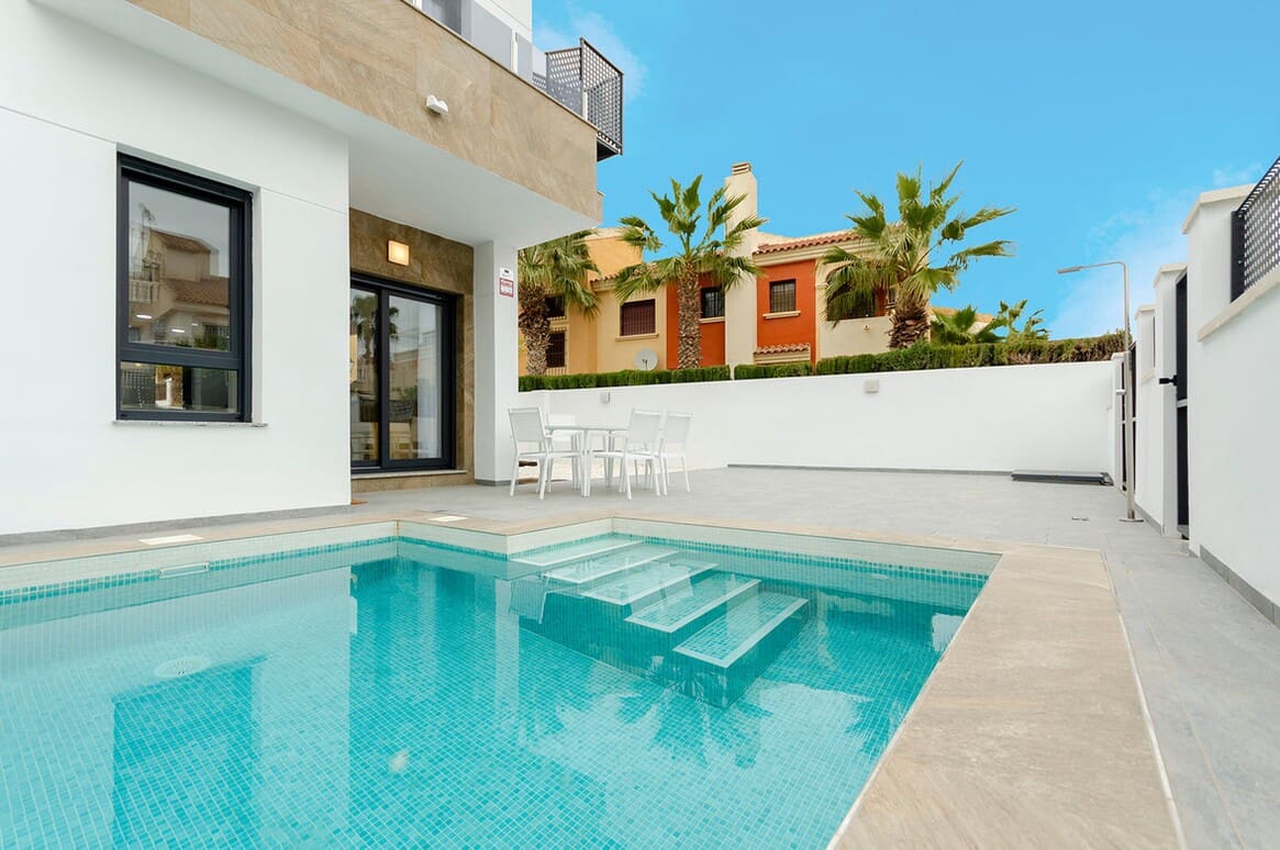 3 camera da letto Villa in vendita in Torrevieja con piscina garage - 424.000 € (Rif: 10149875)