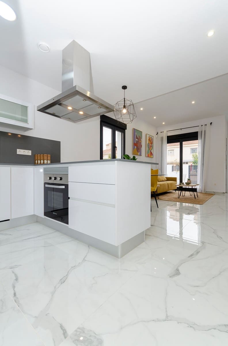3 camera da letto Villa in vendita in Torrevieja con piscina garage - 424.000 € (Rif: 10149875)