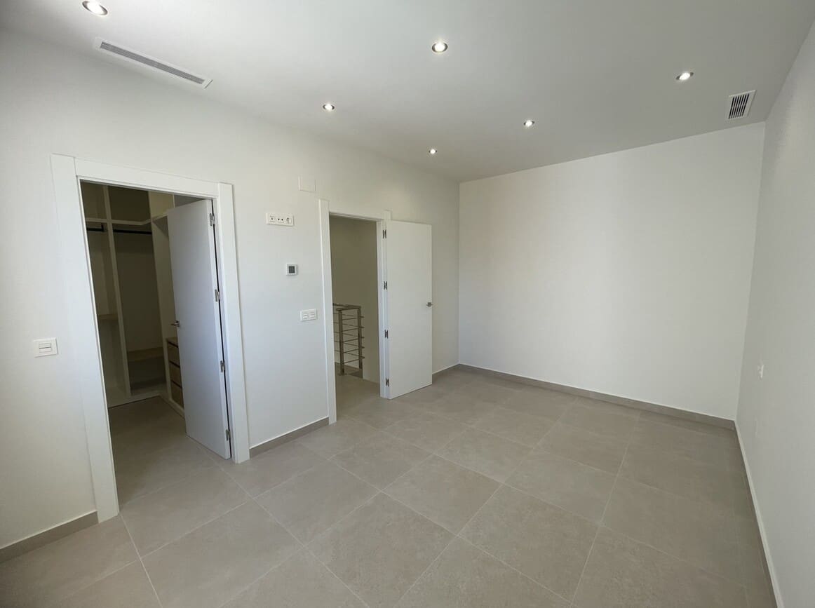 3 bedroom Villa for sale in Almoradi with pool garage - € 359,900 (Ref: 10149878)